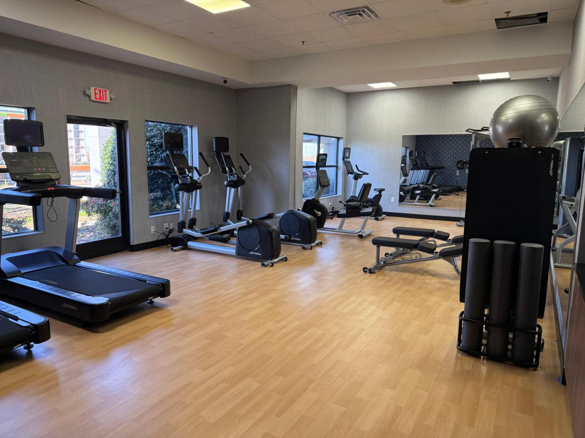 Sky Point Hotel & Suites - Atlanta Airport Форест Парк Екстериор снимка