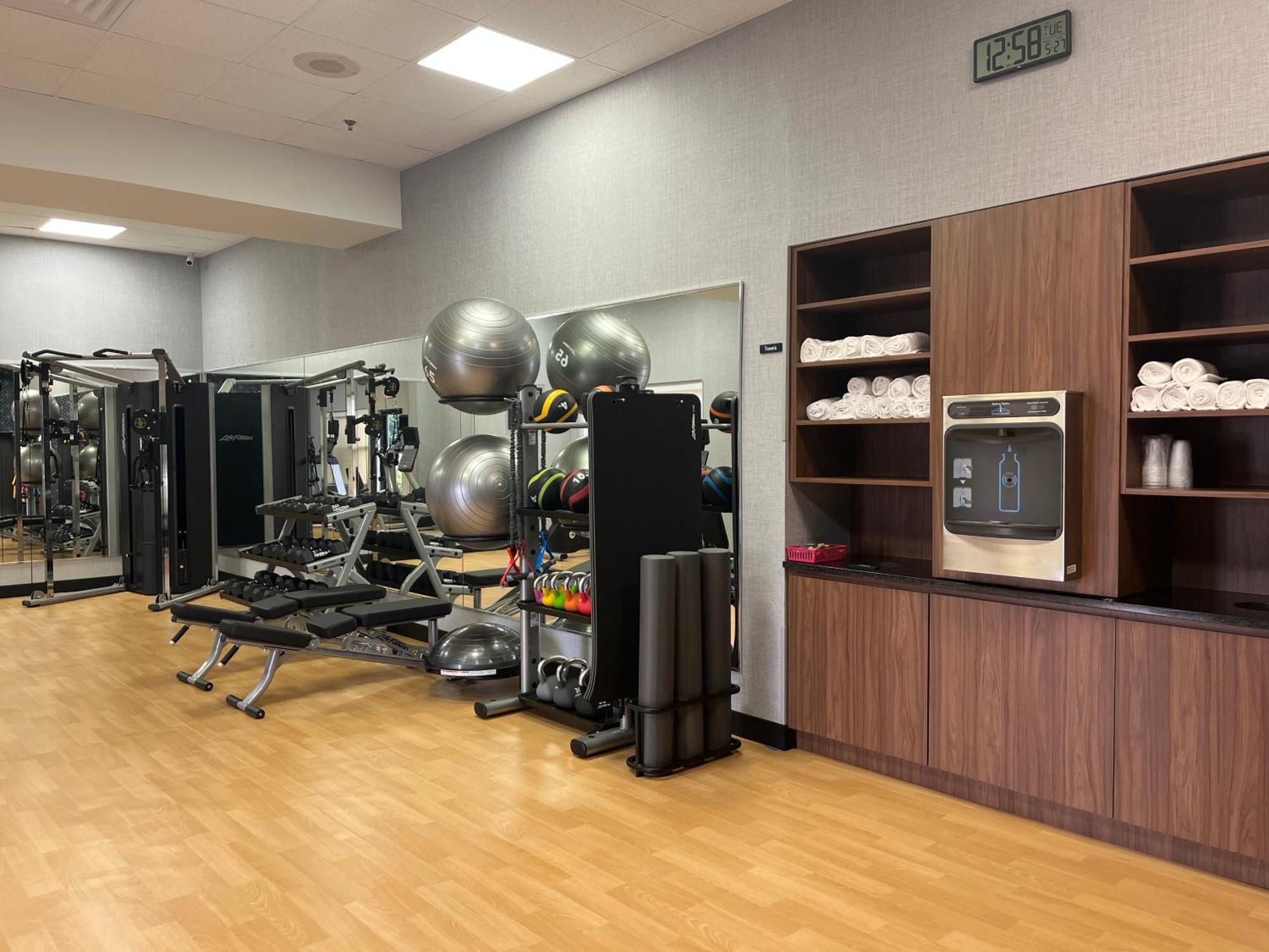 Sky Point Hotel & Suites - Atlanta Airport Форест Парк Екстериор снимка